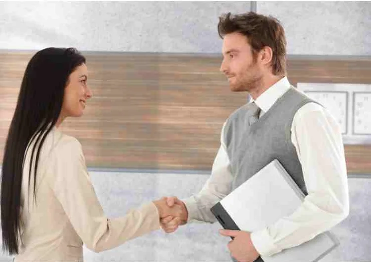 person shaking hands-what to expect during an appraisal inspection